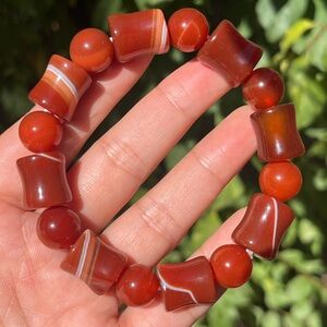 13.5mm‎ stretchable barrel shape carnelian bracelet